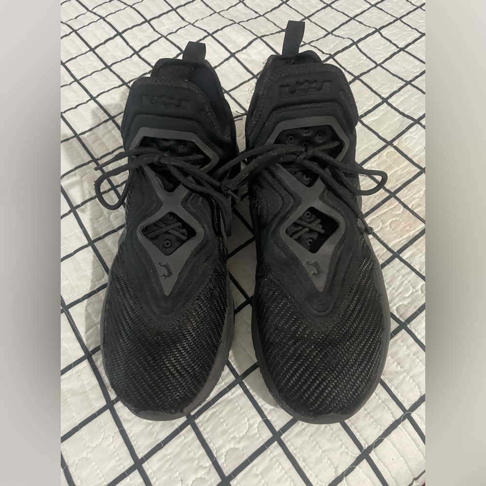 NIKE LEBRÓN SOLDIER XIV Triple Black